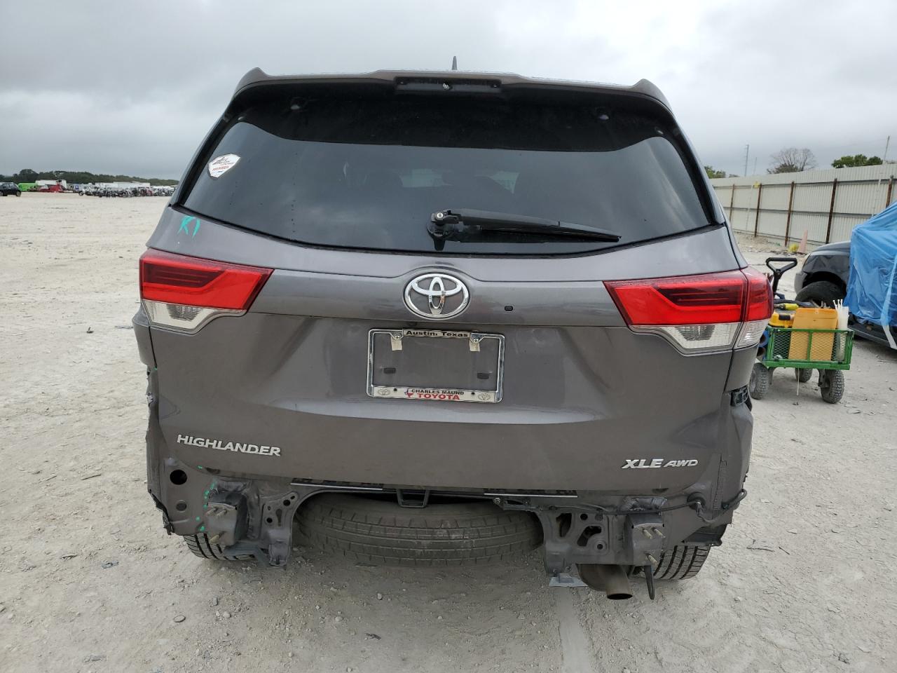 5TDJZRFH1JS526163 TOYOTA HIGHLANDER 2018