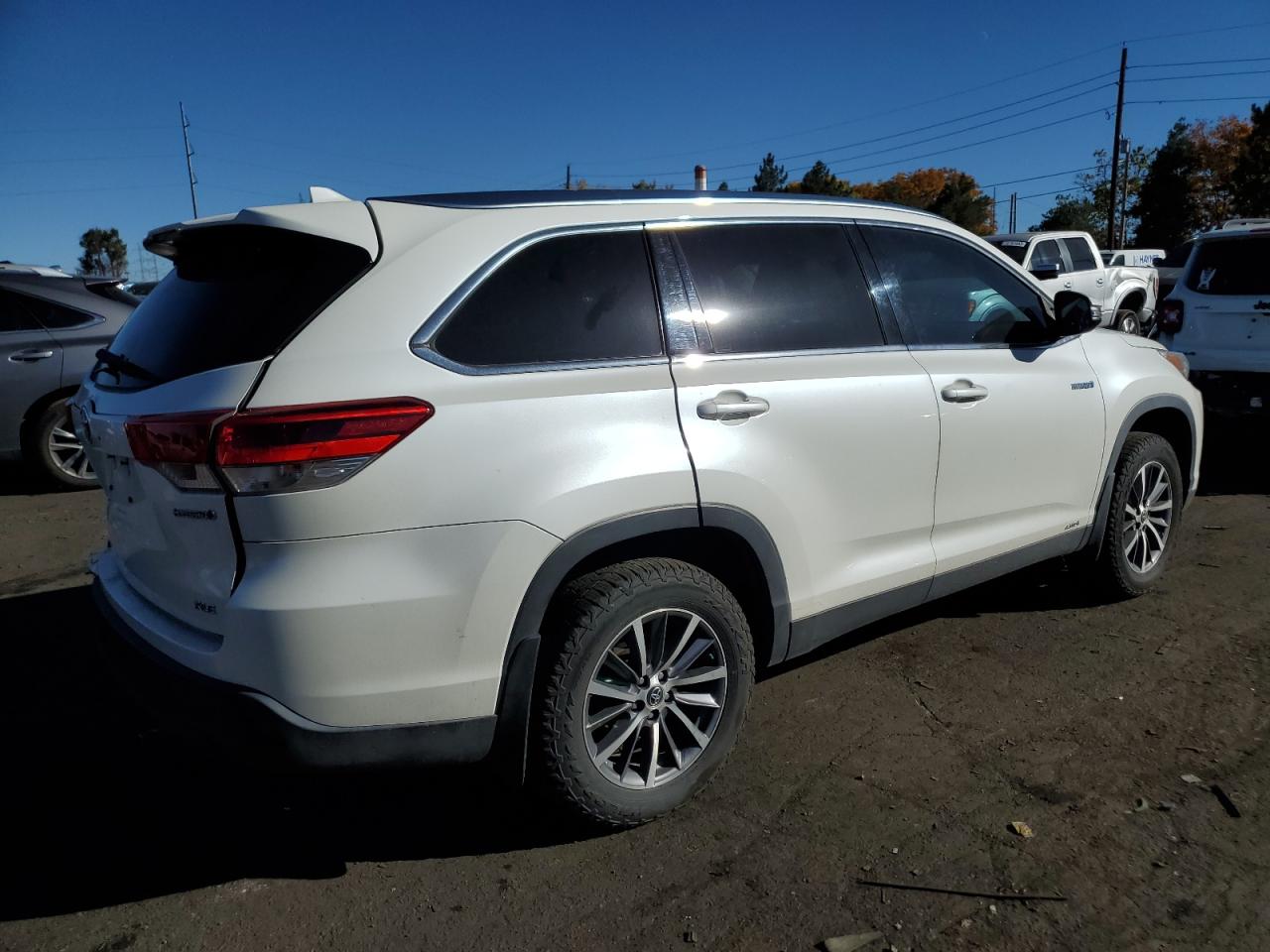 2019 Toyota Highlander Hybrid vin: 5TDJGRFH9KS074518