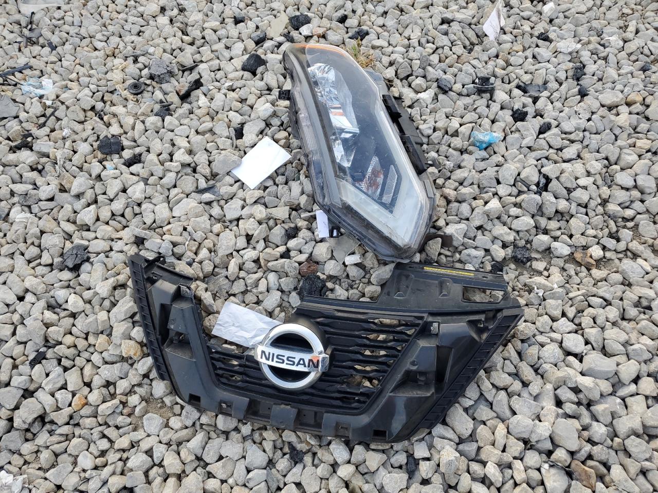 KNMAT2MT8HP522017 NISSAN ROGUE 2017