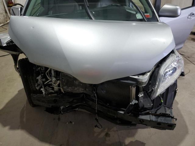 5TDYZ3DC3KS005708 Toyota SIENNA XLE