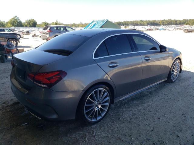 WDD3G4EB1KW015686 Mercedes-Benz A 220