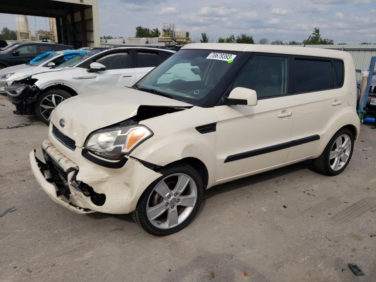 KNDJT2A2XB7733934 2011 Kia Soul +