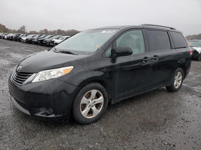 2013 Toyota Sienna LE