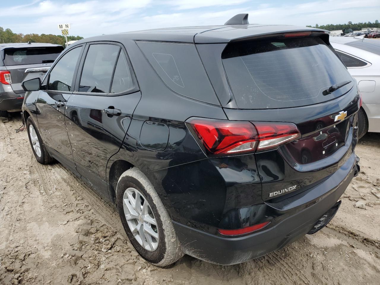 VIN: 3GNAXHEG2PL165671 2023 CHEVROLET EQUINOX