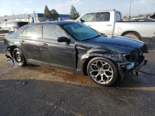 VIN 2C3CCABG7HH663355 2017 CHRYSLER 300 no.4