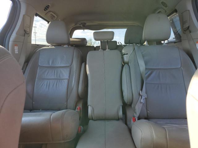 5TDYZ3DC8JS905373 Toyota SIENNA XLE
