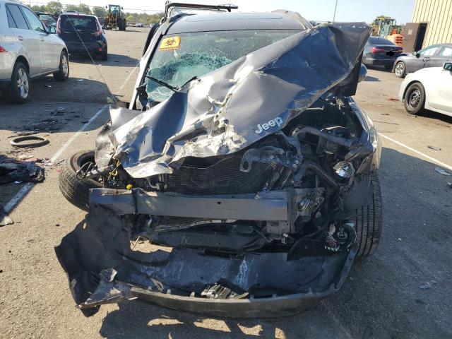 1C4NJDEBXHD108425 Jeep Compass Latitude