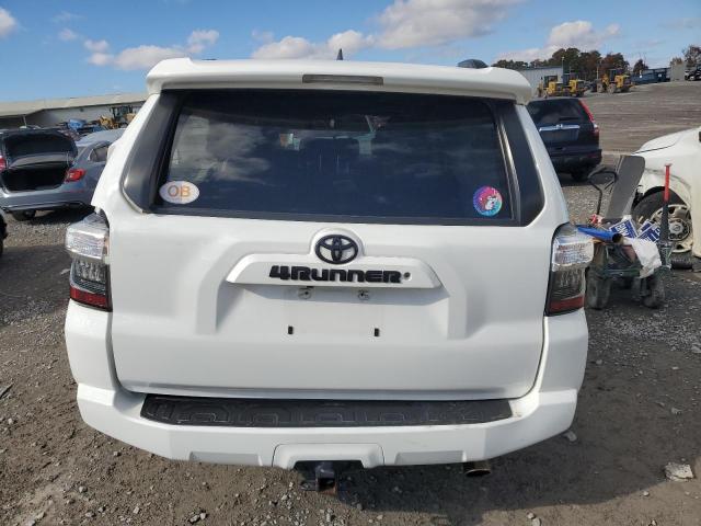 2018 TOYOTA 4RUNNER SR - JTEBU5JR1J5544403