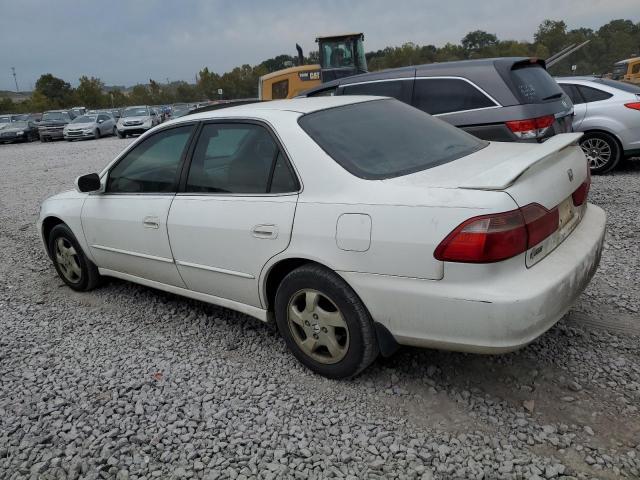 1HGCG5662YA007802 2000 Honda Accord Ex