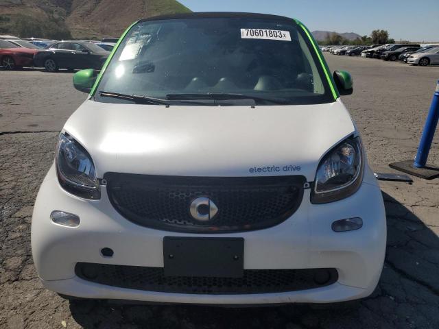 VIN WMEFJ9BA1HK228060 2017 Smart Fortwo no.5