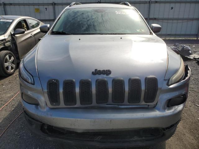 1C4PJMCB0GW203073 Jeep Cherokee Latitude
