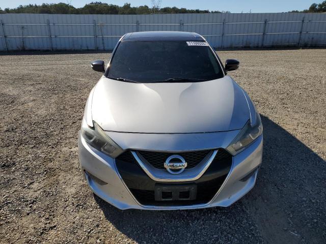 1N4AA6AP5GC375199 Nissan Maxima 3.5s
