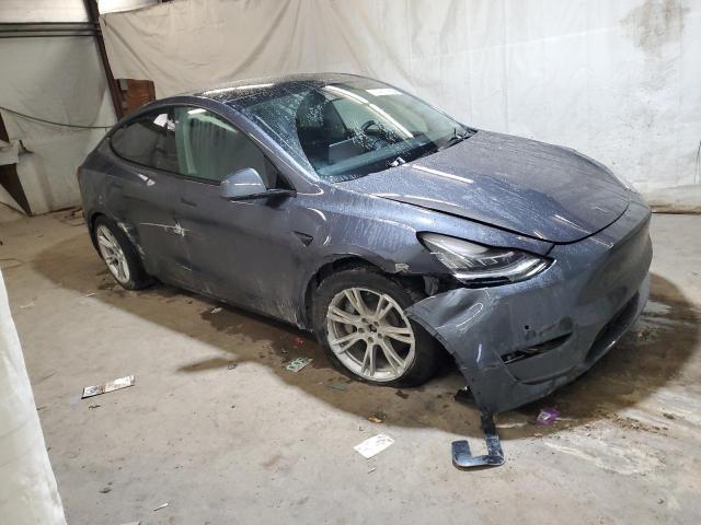 7SAYGDEE6NF321868 Tesla Model Y