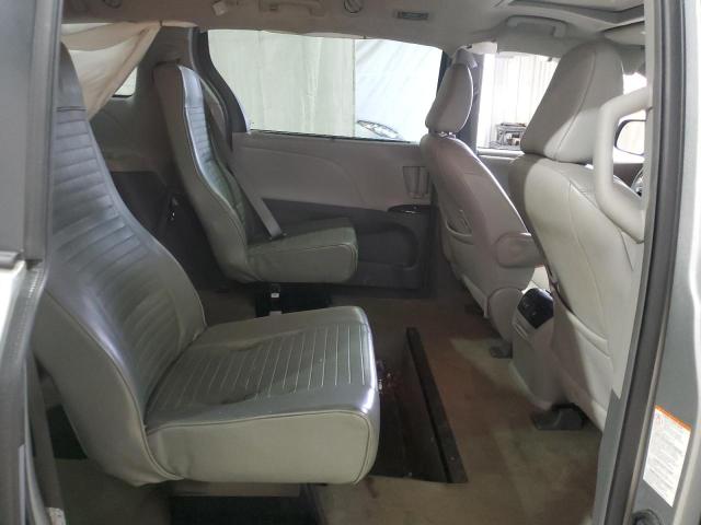 5TDYZ3DC3KS005708 Toyota SIENNA XLE
