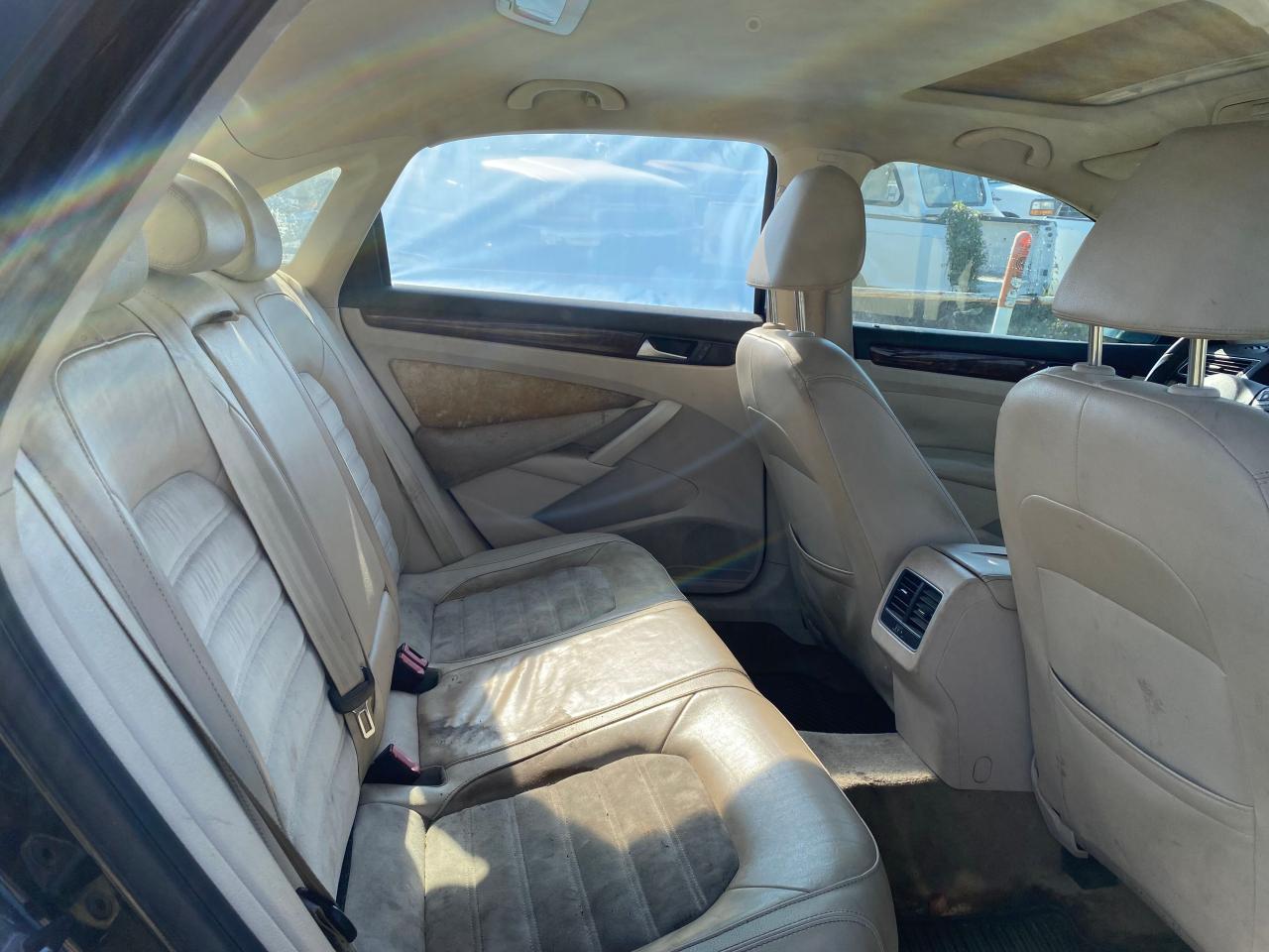 1VWCN7A30DC073726 2013 Volkswagen Passat Sel