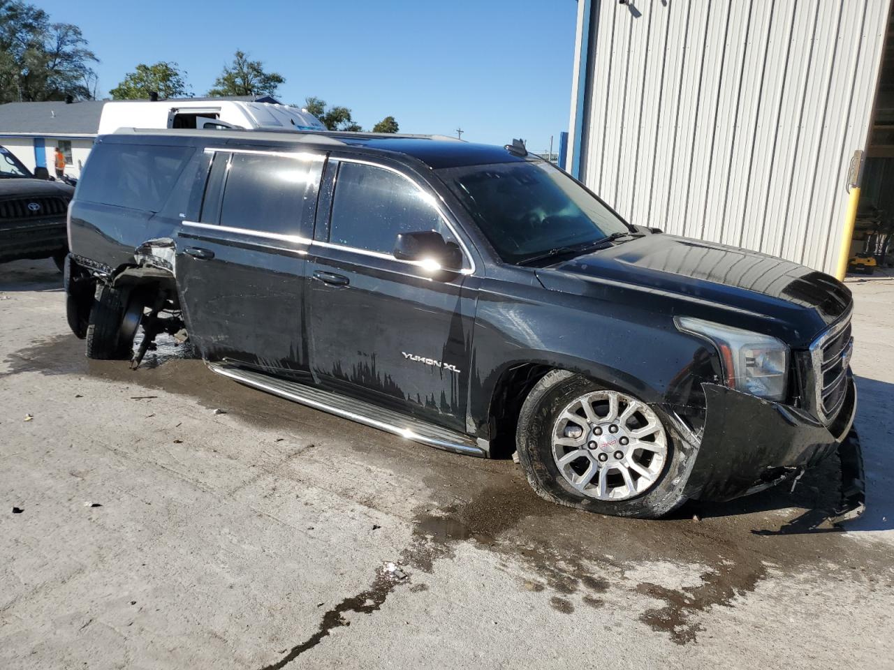 1GKS2GKC6GR179173 2016 GMC Yukon Xl K1500 Slt