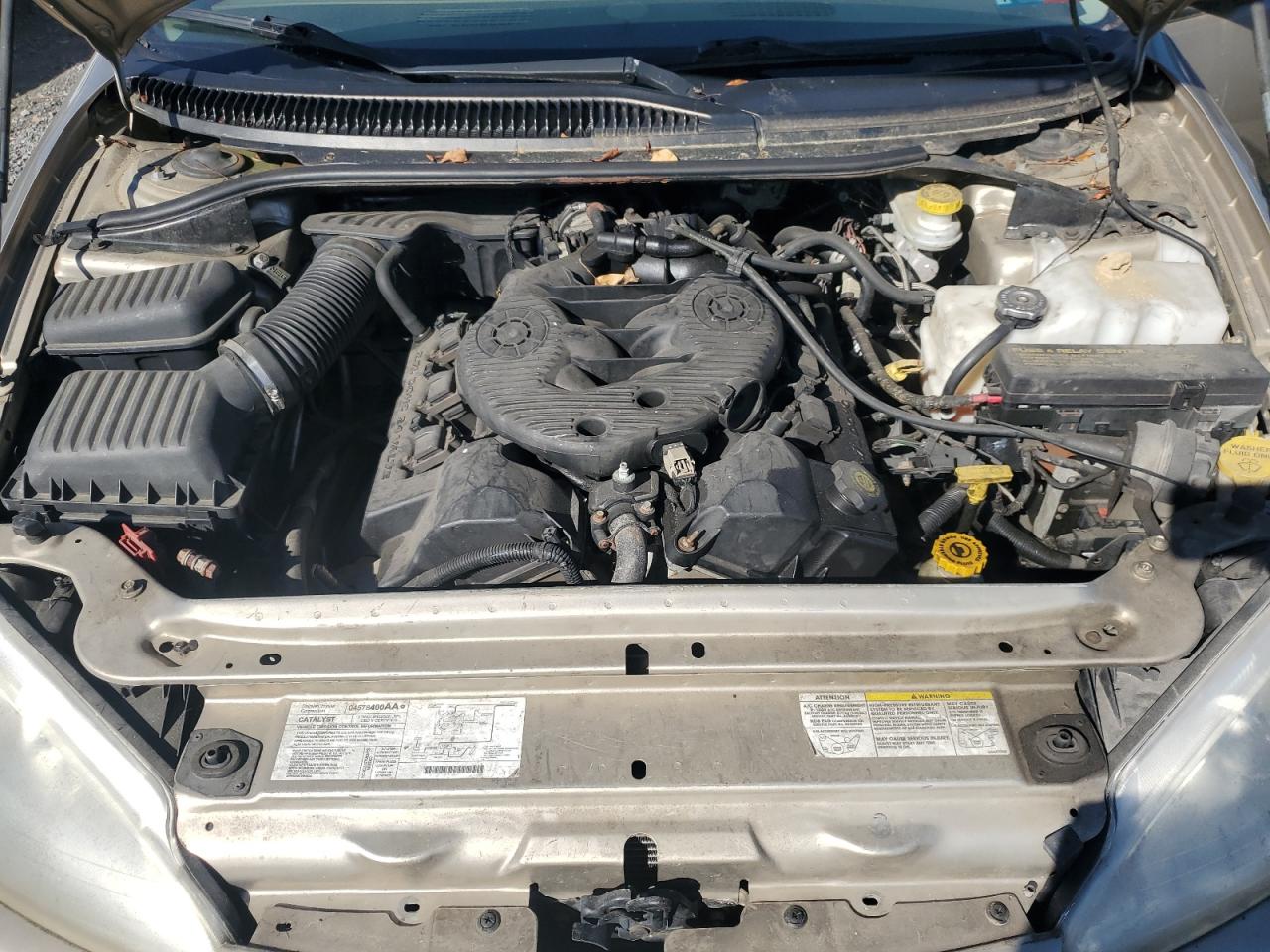 2B3HD46R54H630085 2004 Dodge Intrepid Se