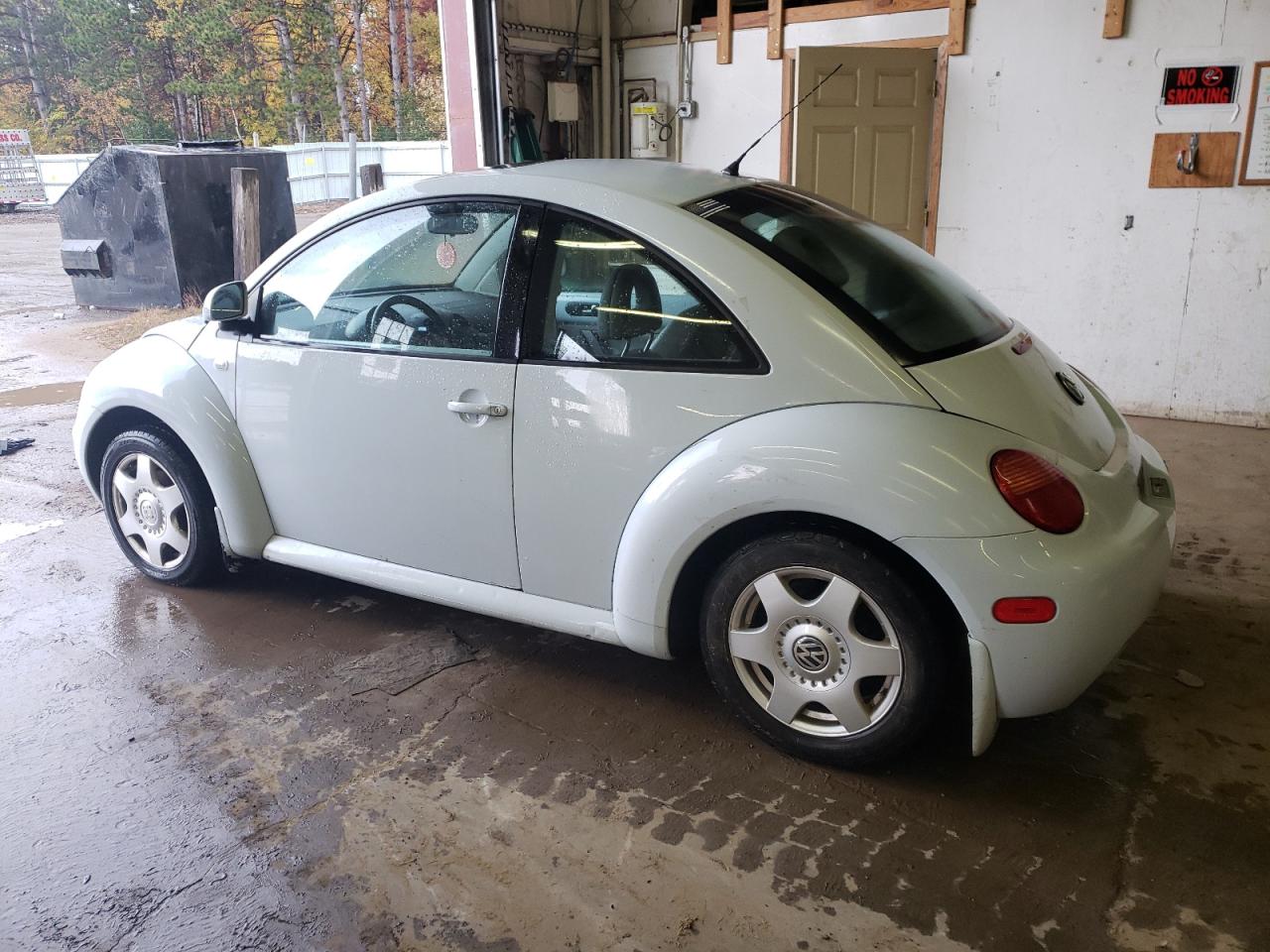 3VWCA21C8YM483094 2000 Volkswagen New Beetle Gls