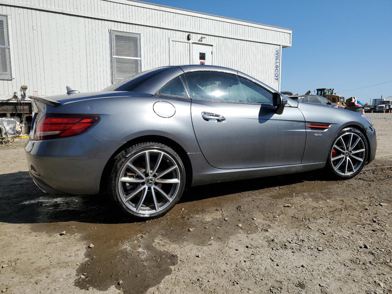 2018 Mercedes-Benz Slc 300 vin: WDDPK3JA5JF147761