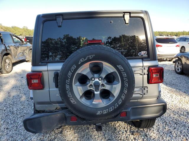 1C4HJXEG3JW121005 Jeep Wrangler Unlimited Sahara