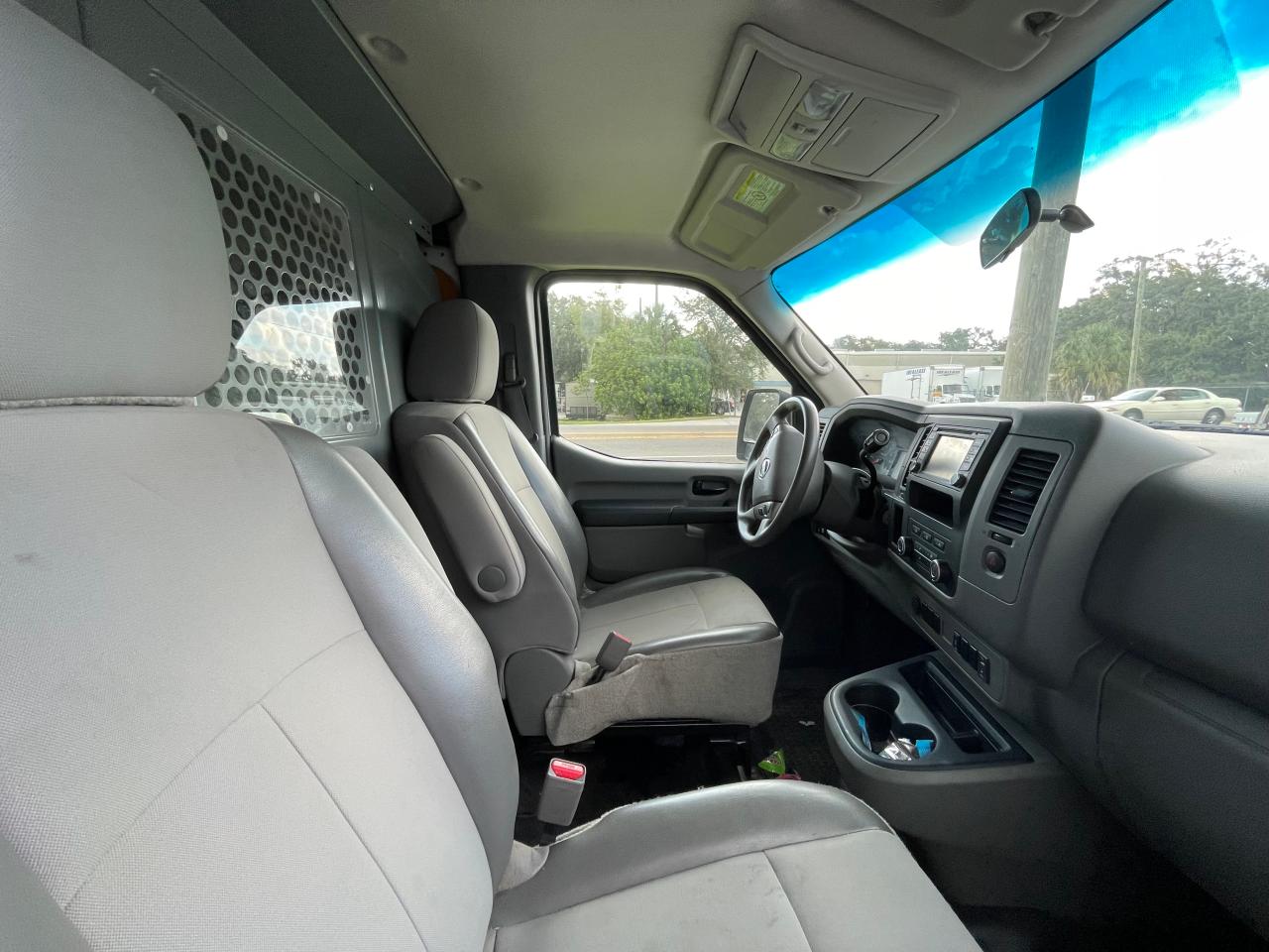 1N6BF0KM1HN806691 NISSAN NV 2017