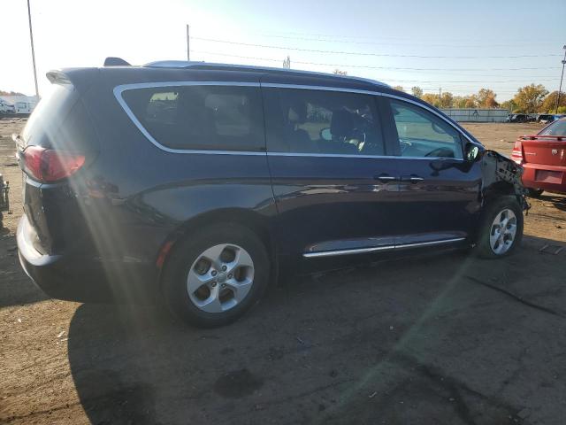 2C4RC1EG8HR534150 2017 CHRYSLER PACIFICA, photo no. 3