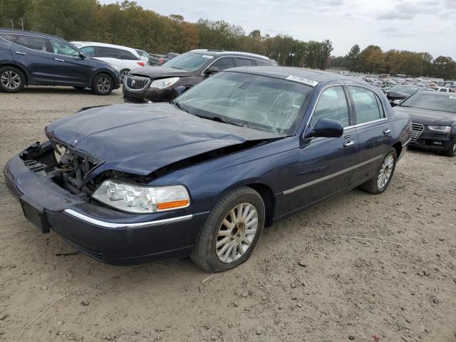 2003 Lincoln Town Car Signature