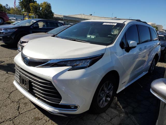 2021 Toyota Sienna XLE