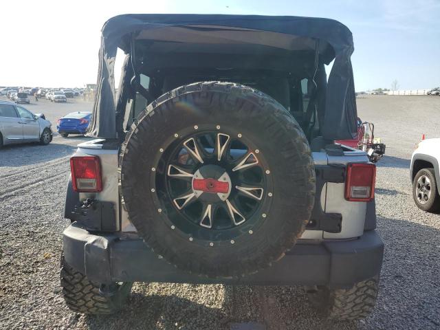 1C4BJWDG5JL859634 Jeep Wrangler Unlimited Sport