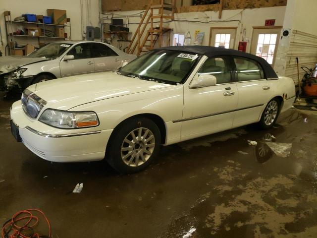 2007 Lincoln Town Car Signature