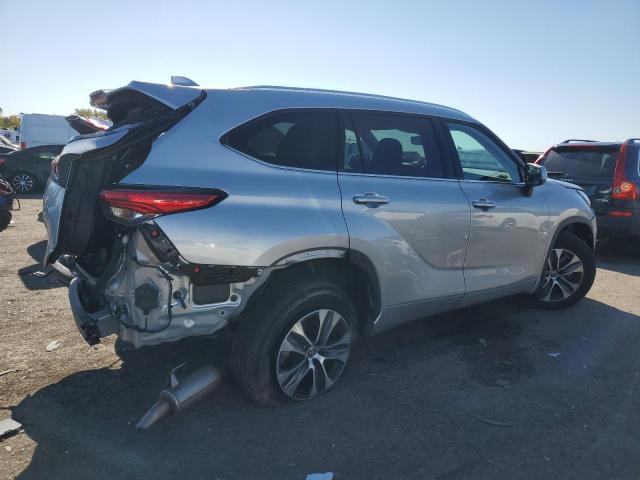 VIN 5TDGZRBH9MS553602 2021 Toyota Highlander, Xle no.3