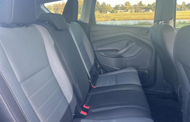 1FMCU0F71KUB58148 Ford ESCAPE S
