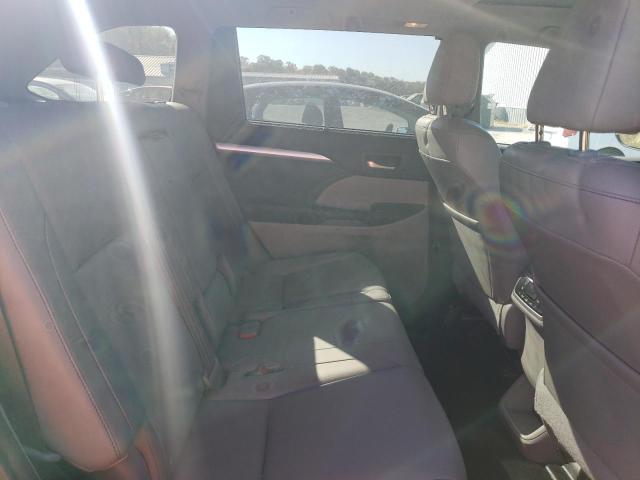 5TDJKRFH9FS159265 Toyota Highlander Xle