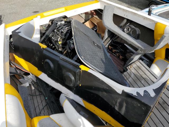 MB2W4879L506 Auction: COPART Lot: 71049893 Location: WA - NORTH SEATTLE MB2W4879L506 OTHR WAKESETTER 2006 TWO TONE Photo 6
