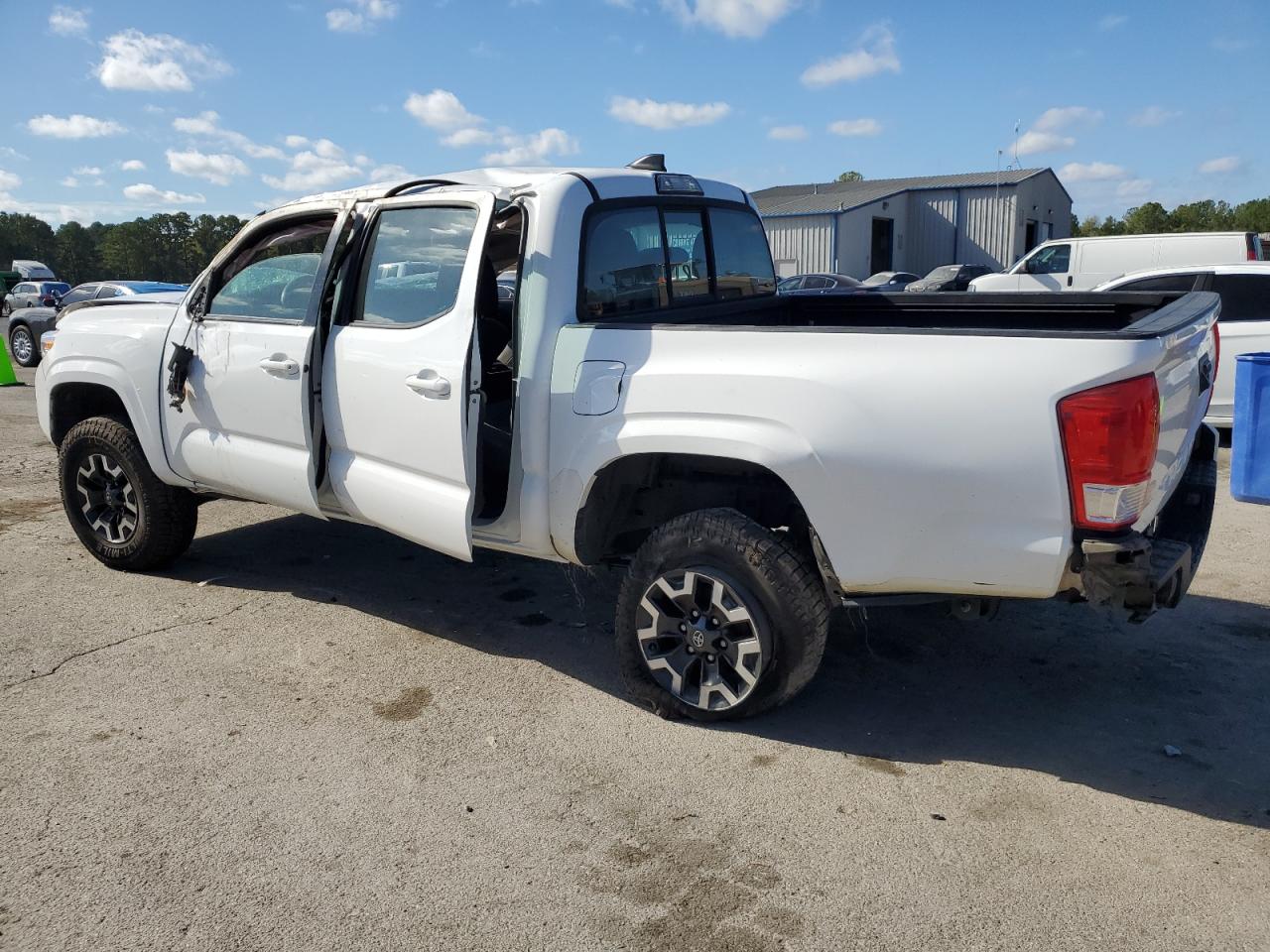 5TFAX5GN8HX075109 TOYOTA TACOMA 2017