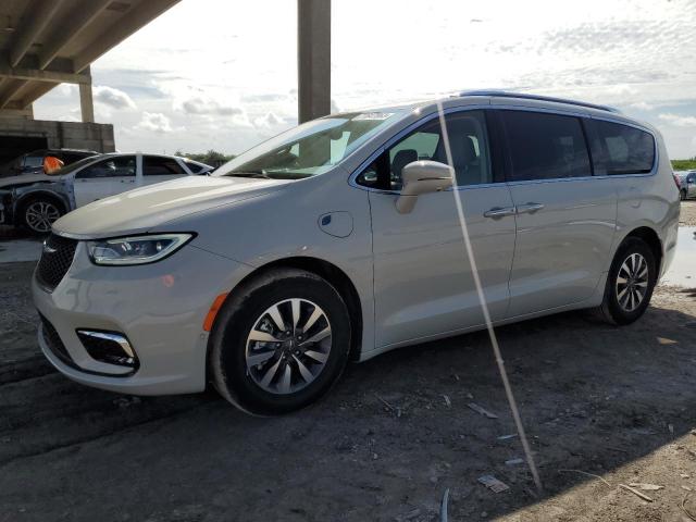 CHRYSLER-PACIFICA-2C4RC1L75MR590110