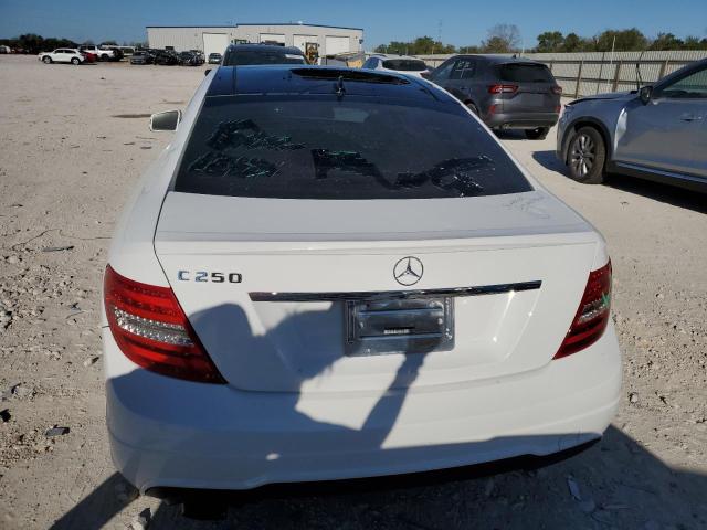 2015 MERCEDES-BENZ C 250 - WDDGJ4HB0FG374168