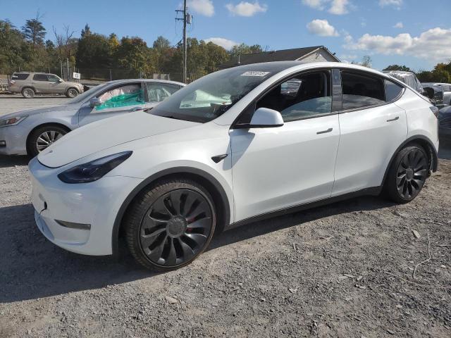 7SAYGDEF1NF466356 Tesla Model Y 