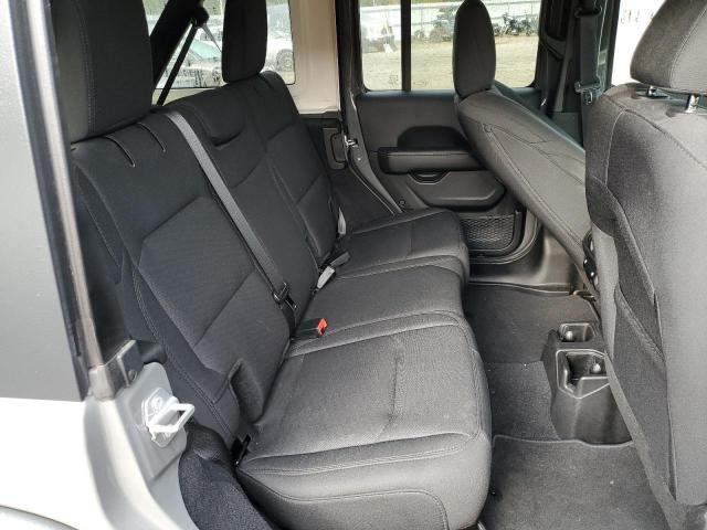 1C4HJXEN0KW521233 Jeep Wrangler Unlimited Sahara
