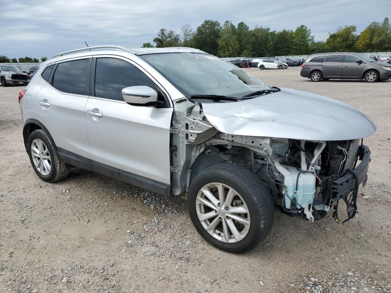 JN1BJ1CR2HW135465 NISSAN ROGUE 2017