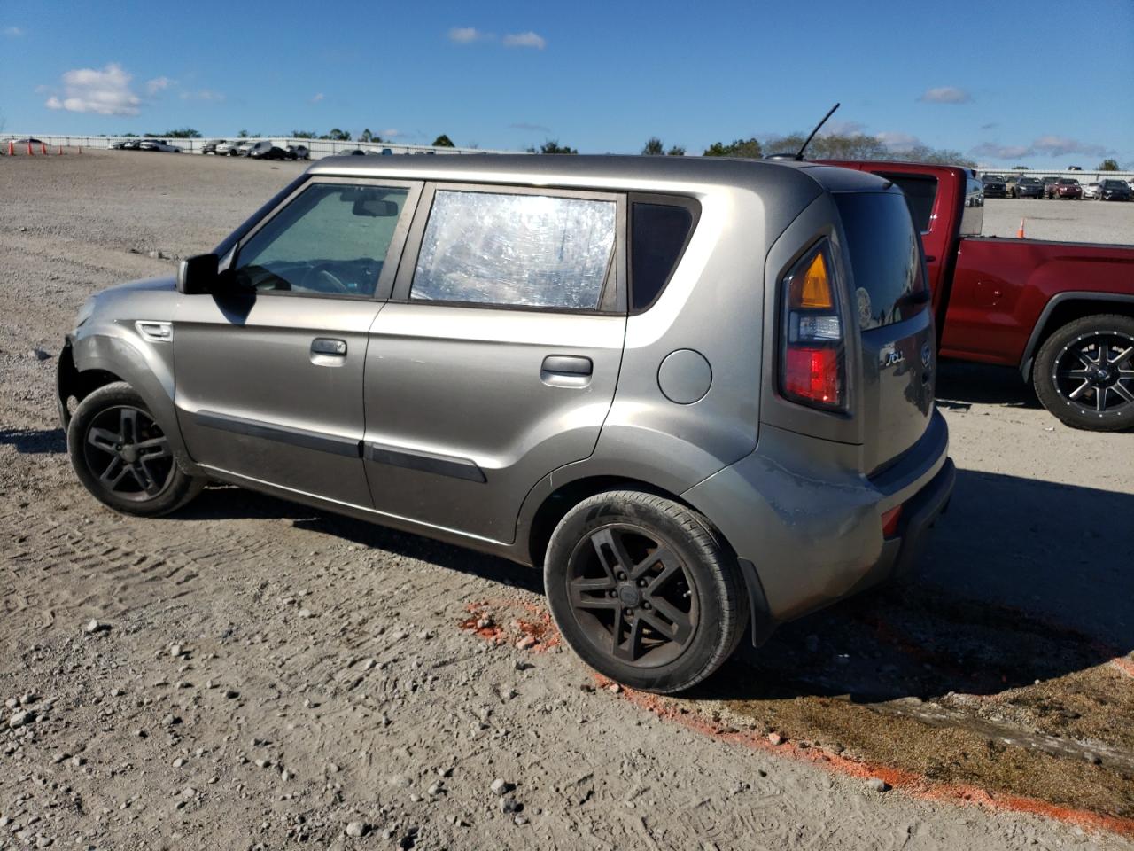 KNDJT2A28A7053304 2010 Kia Soul +
