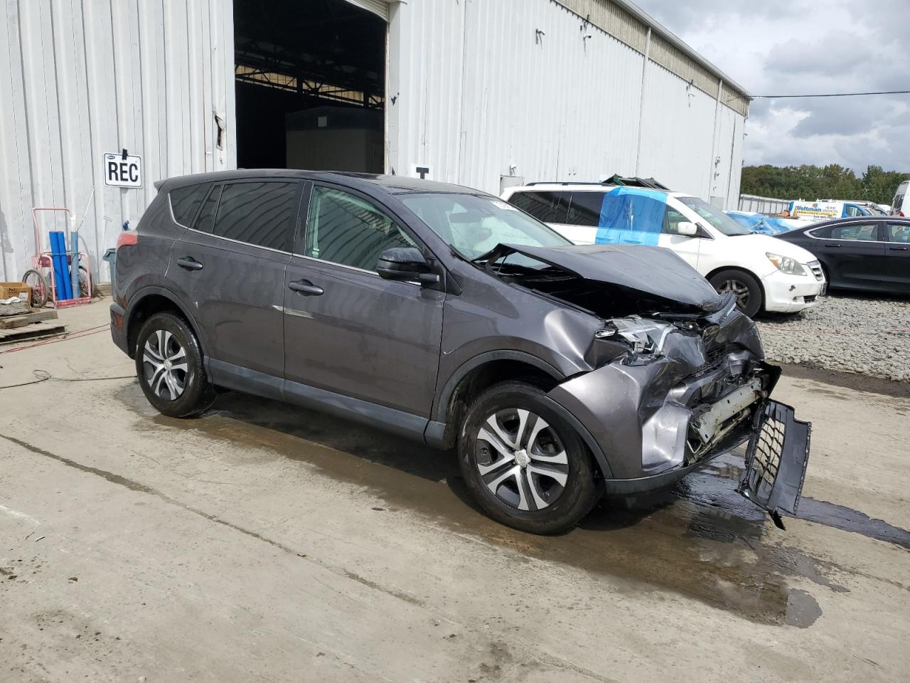 2018 Toyota Rav4 Le vin: 2T3ZFREV7JW440616