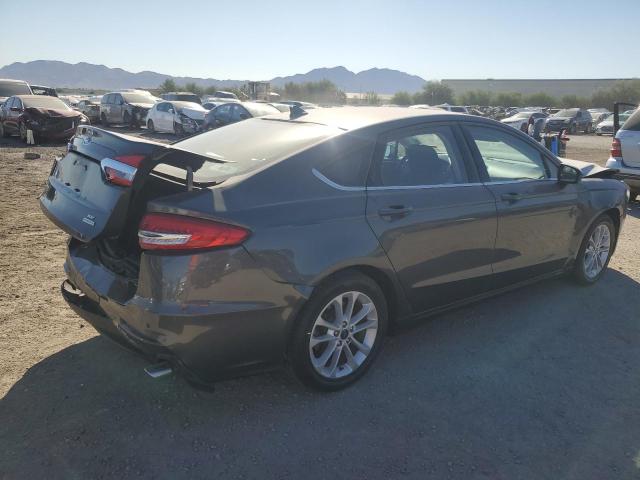 3FA6P0HD5KR133827 Ford Fusion SE 3