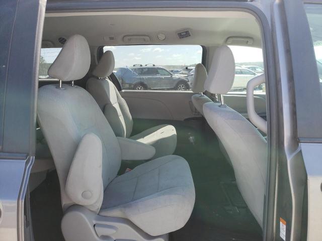 5TDZZ3DC9KS966415 Toyota SIENNA