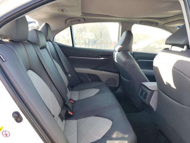  TOYOTA CAMRY 2018 Білий