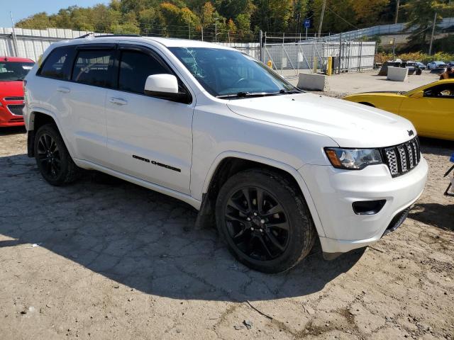 1C4RJFAG3JC285585 Jeep Grand Cherokee Laredo