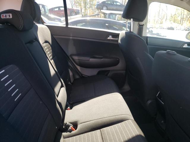 KNDPMCAC8J7490466 KIA Sportage Lx