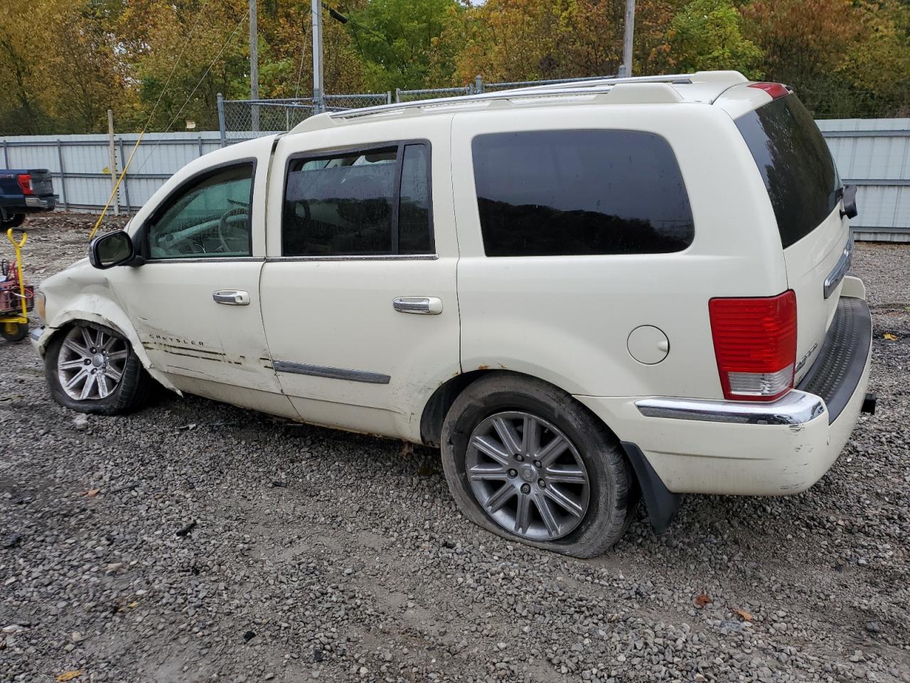 1A8HW58218F113882 2008 Chrysler Aspen Limited