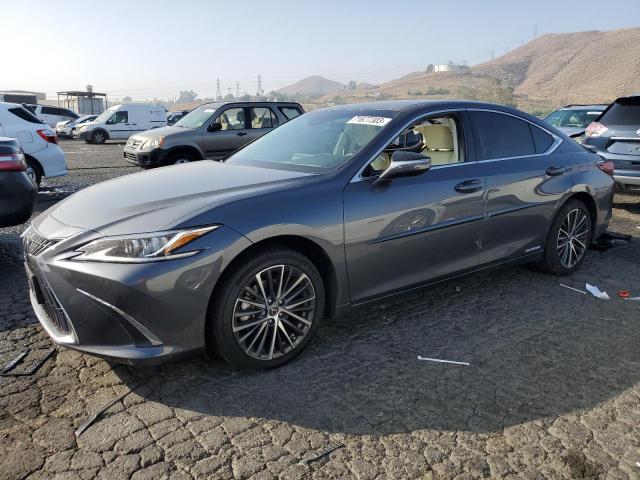 2022 Lexus ES 300h 