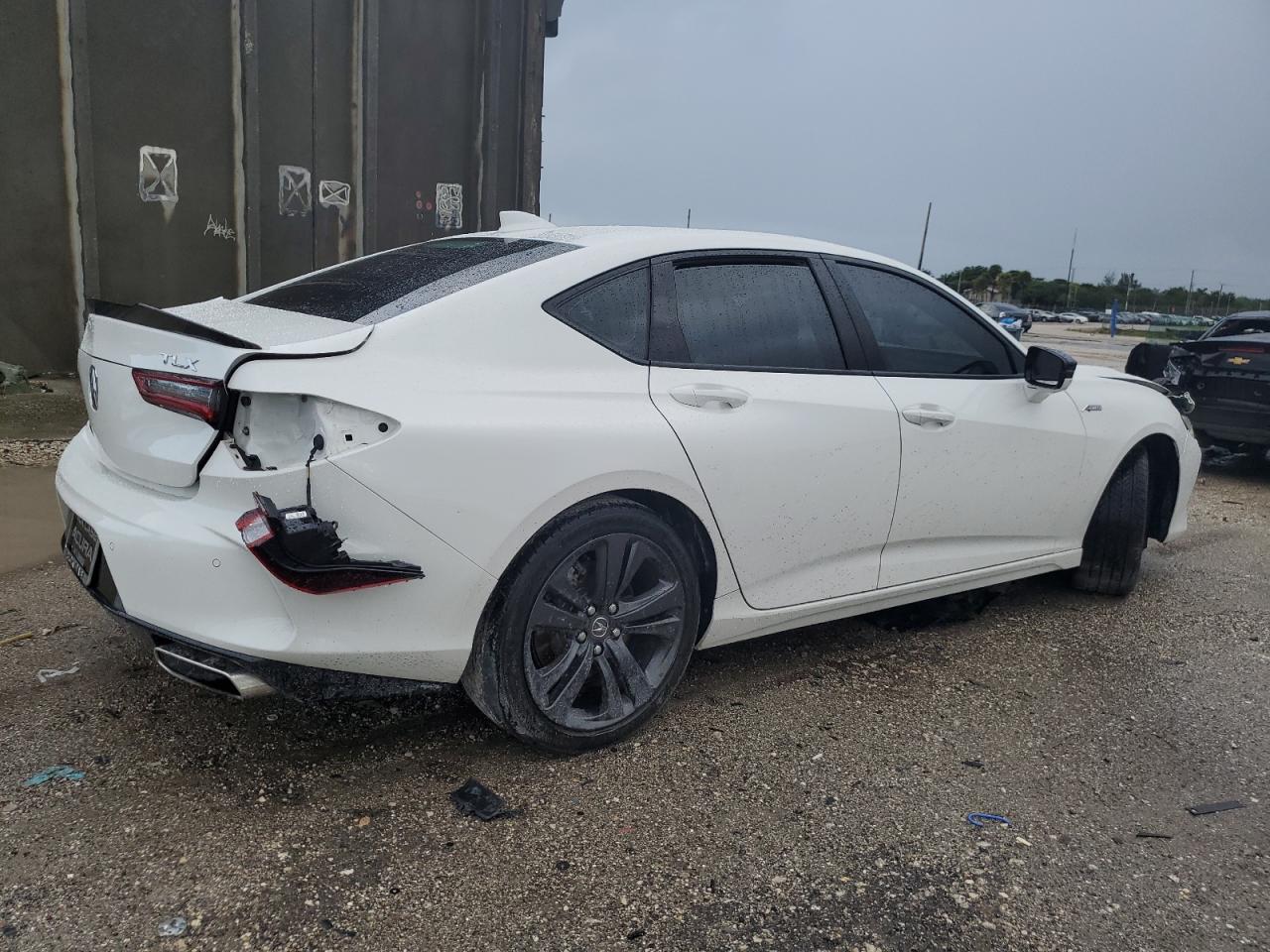 19UUB5F54MA005568 Acura TLX TECH A 3